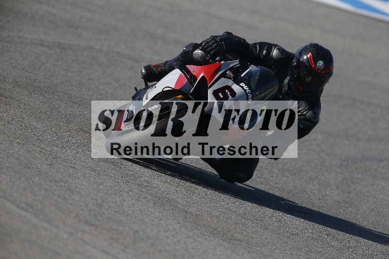 /Archiv-2024/02 29.01.-02.02.2024 Moto Center Thun Jerez/Gruppe schwarz-black/630